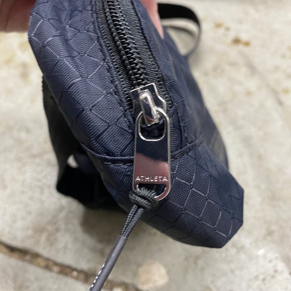 Athleta Black Belt Bag Minimalist Design - Picture 6 of 6